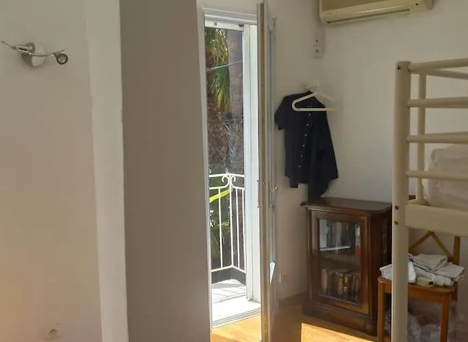 Des Sablettes -st Mandrier Maison Du Pecheur * La Seyne-sur-Mer