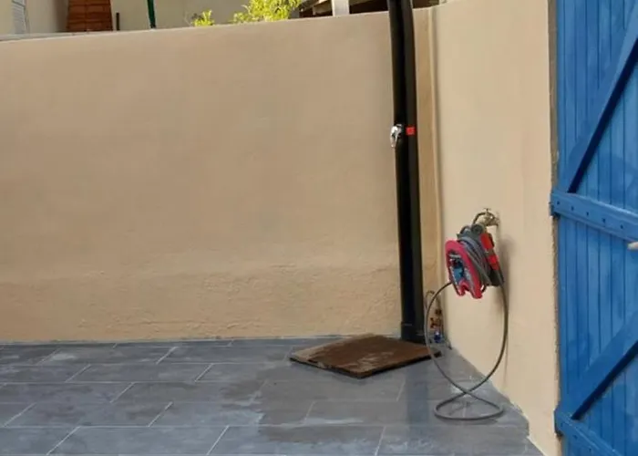 Des Sablettes -st Mandrier Maison Du Pecheur * La Seyne-sur-Mer